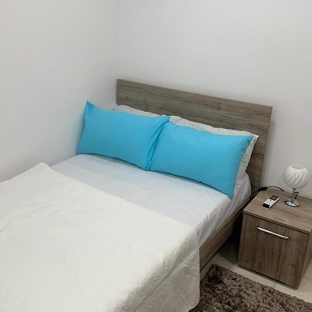 Your Elegant Home Away From Home Shared Apartment Only With Host Żebbuġ Eksteriør billede