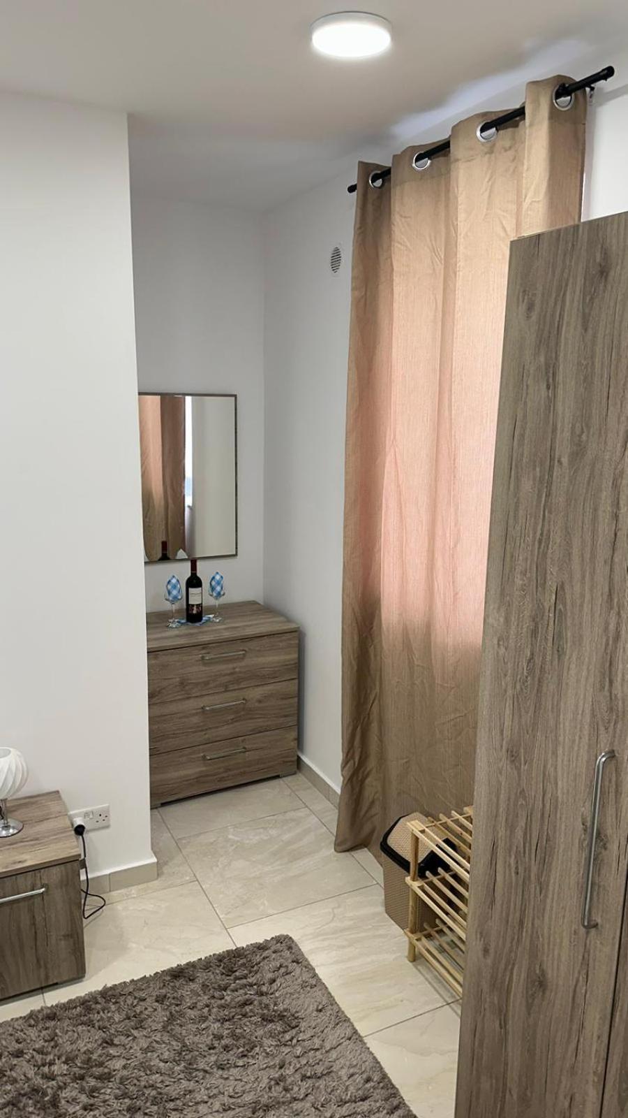 Your Elegant Home Away From Home Shared Apartment Only With Host Żebbuġ Eksteriør billede