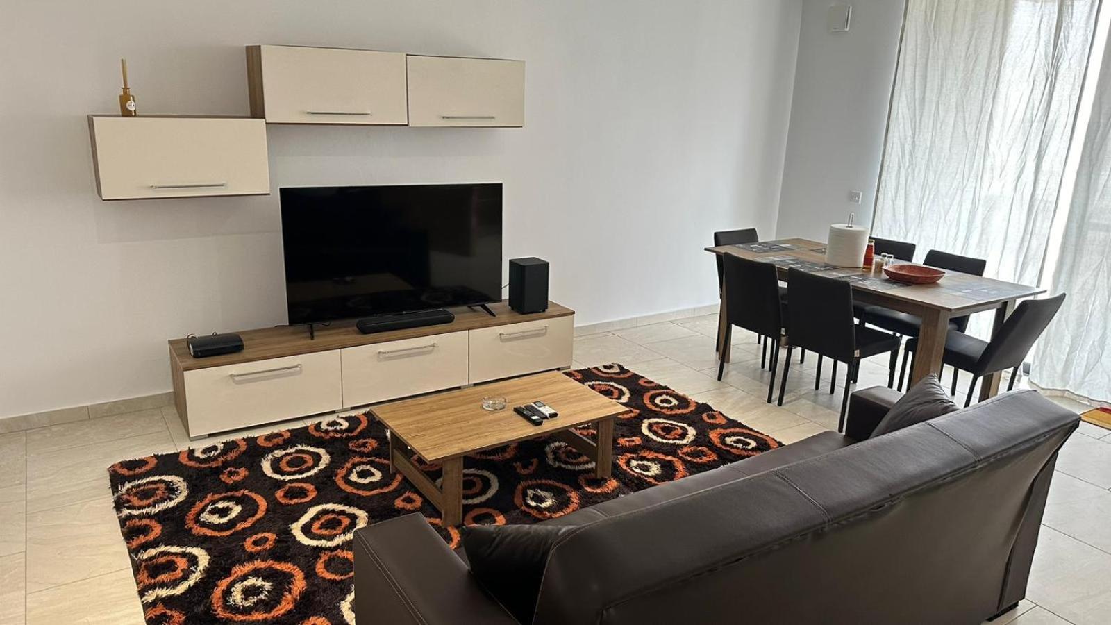 Your Elegant Home Away From Home Shared Apartment Only With Host Żebbuġ Eksteriør billede