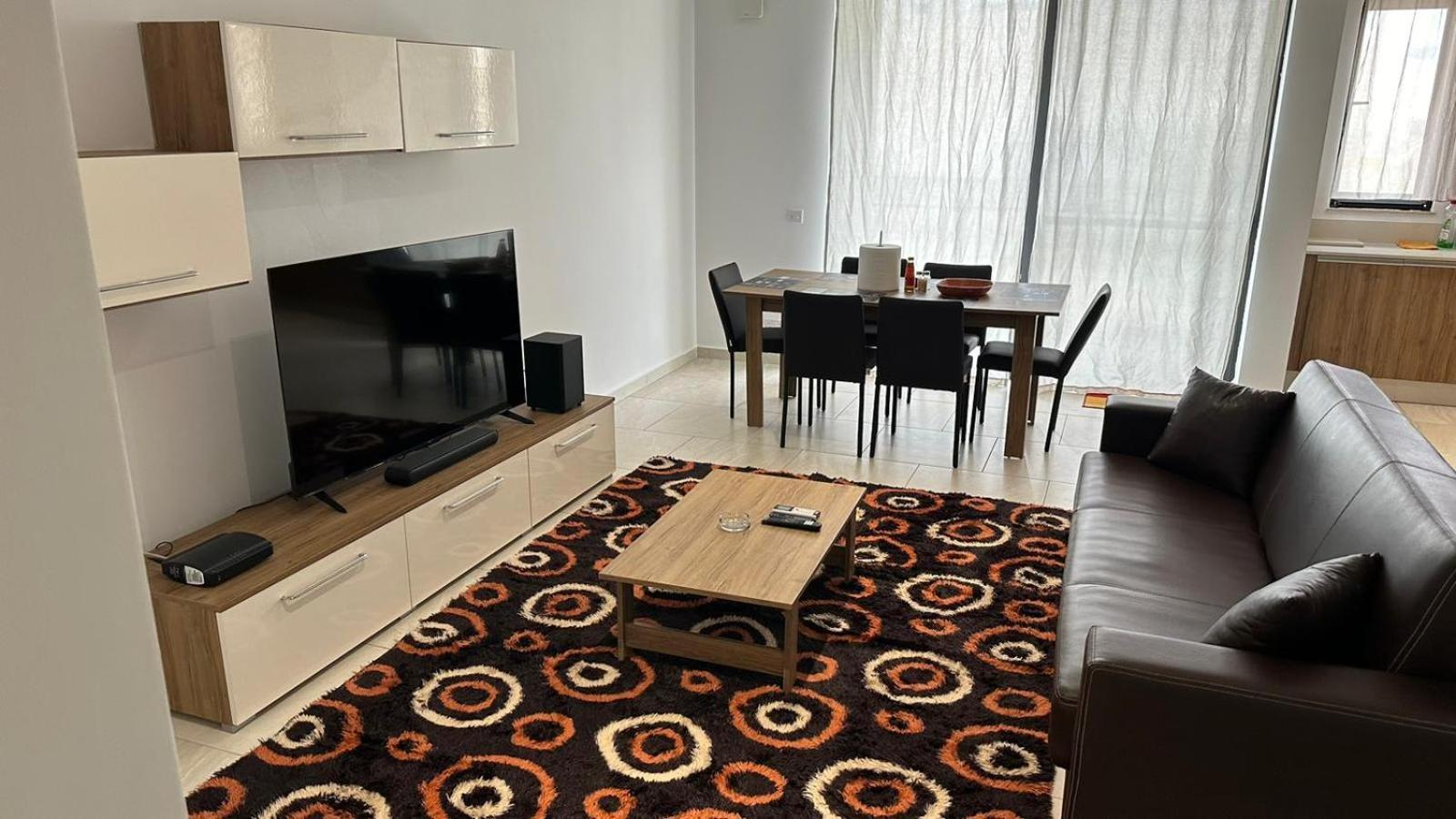 Your Elegant Home Away From Home Shared Apartment Only With Host Żebbuġ Eksteriør billede