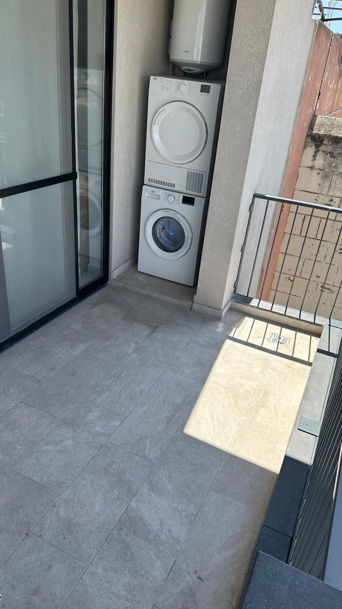 Your Elegant Home Away From Home Shared Apartment Only With Host Żebbuġ Eksteriør billede